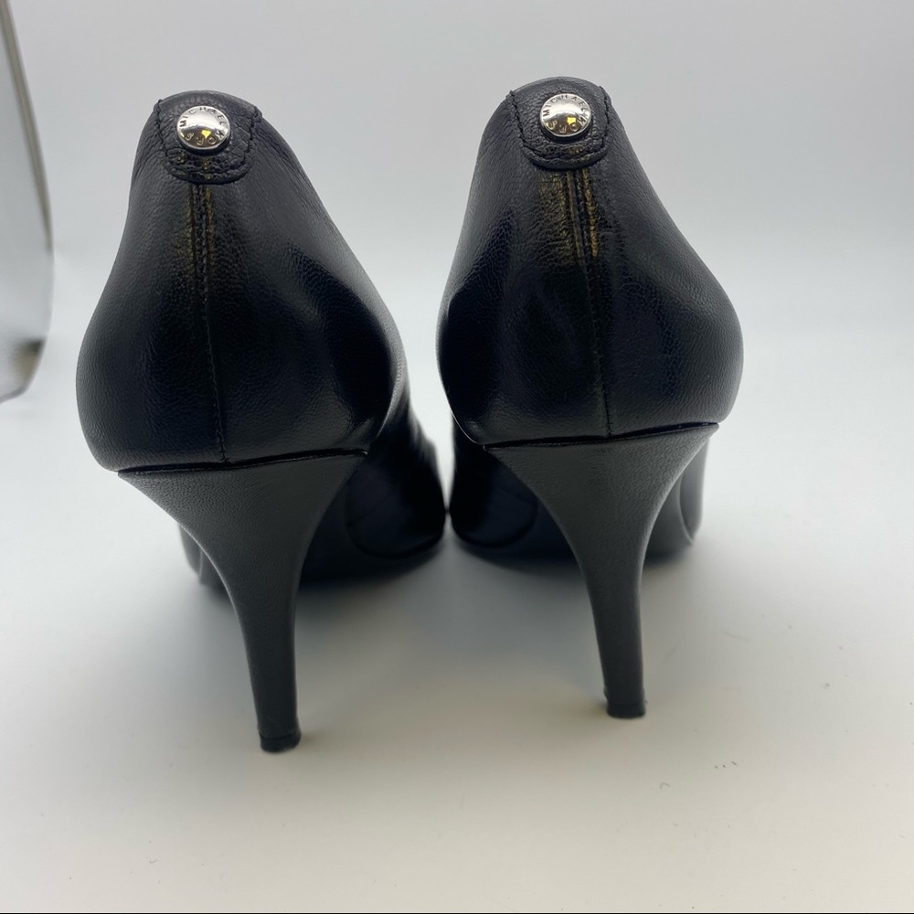 Michael Kors Pointed Toe Leather Pumps 8 - Picture 3 of 11
